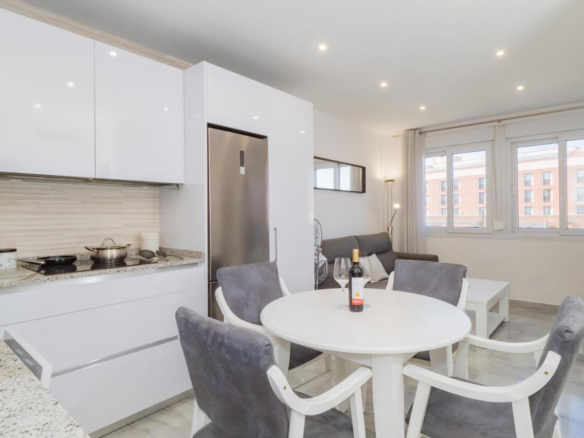 Cubo'S Apartamento Atocha With Optional Parking Malaga Exterior photo